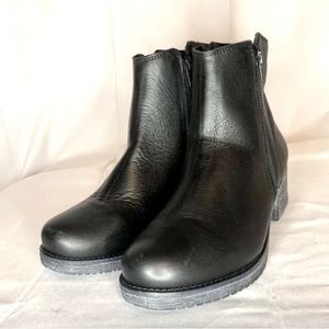 Naot Black Wander Boot